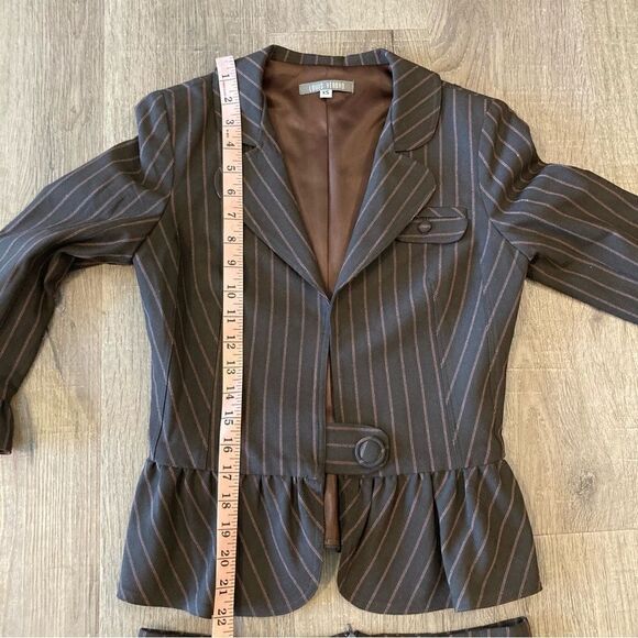 Louis Verdad Brown Pin Stripe 2 Piece Suit XS Top S Skirt EUC - Picture 7 of 10
